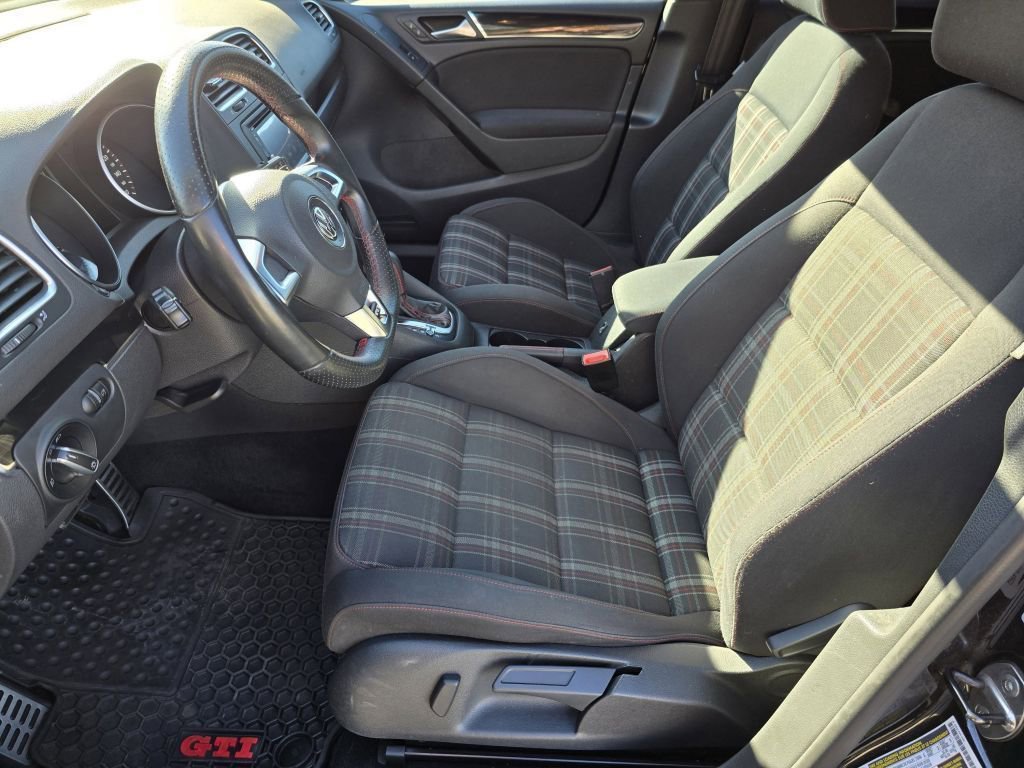 Used 2011 Volkswagen GTI 4-Door image 26