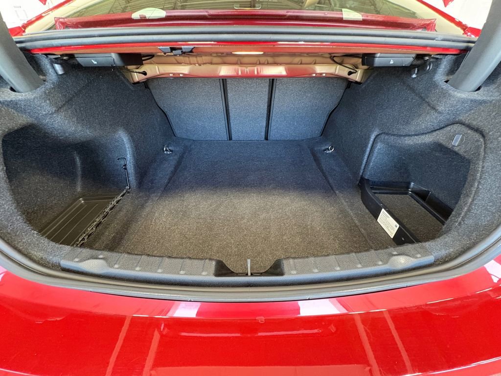 Used 2018 BMW 320i xDrive Sedan w/ Convenience Package AWD/4WD image 23