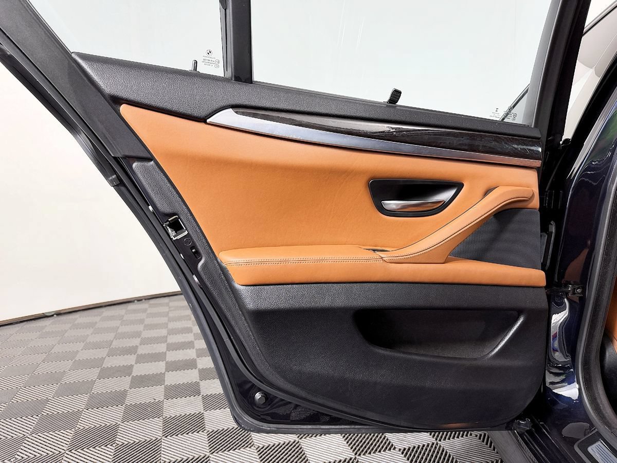 Used 2014 BMW 535d Sedan RWD image 35