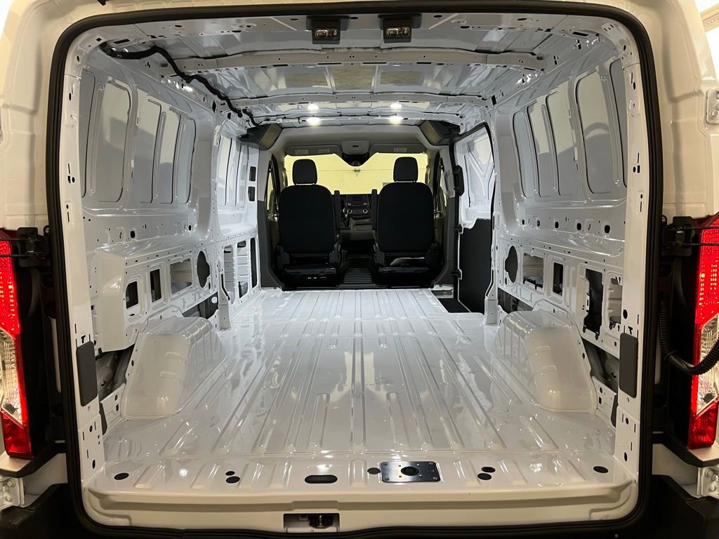 New 2025 Ford Transit 250 Low Roof AWD image 31