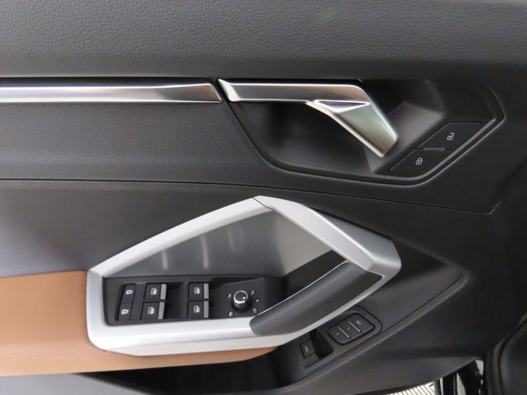 Certified 2025 Audi Q3 2.0T Premium w/ Convenience Package image 23