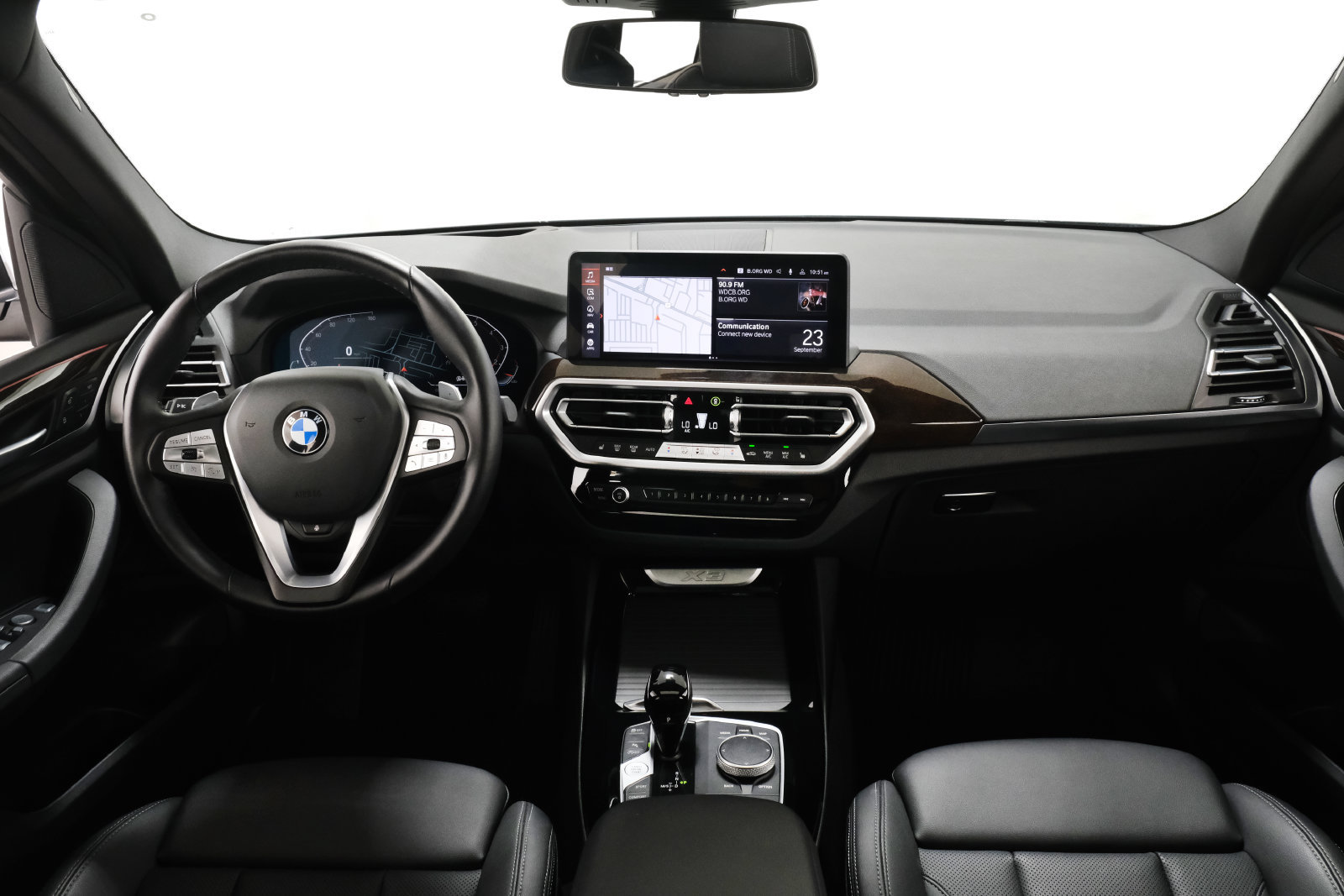 Used 2024 BMW X3 xDrive30i w/ Premium Package w/ZPA AWD/4WD image 9