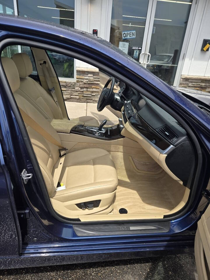 Used 2013 BMW 535i xDrive Sedan AWD/4WD image 17