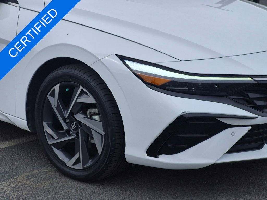 Used 2024 Hyundai Elantra Limited image 10
