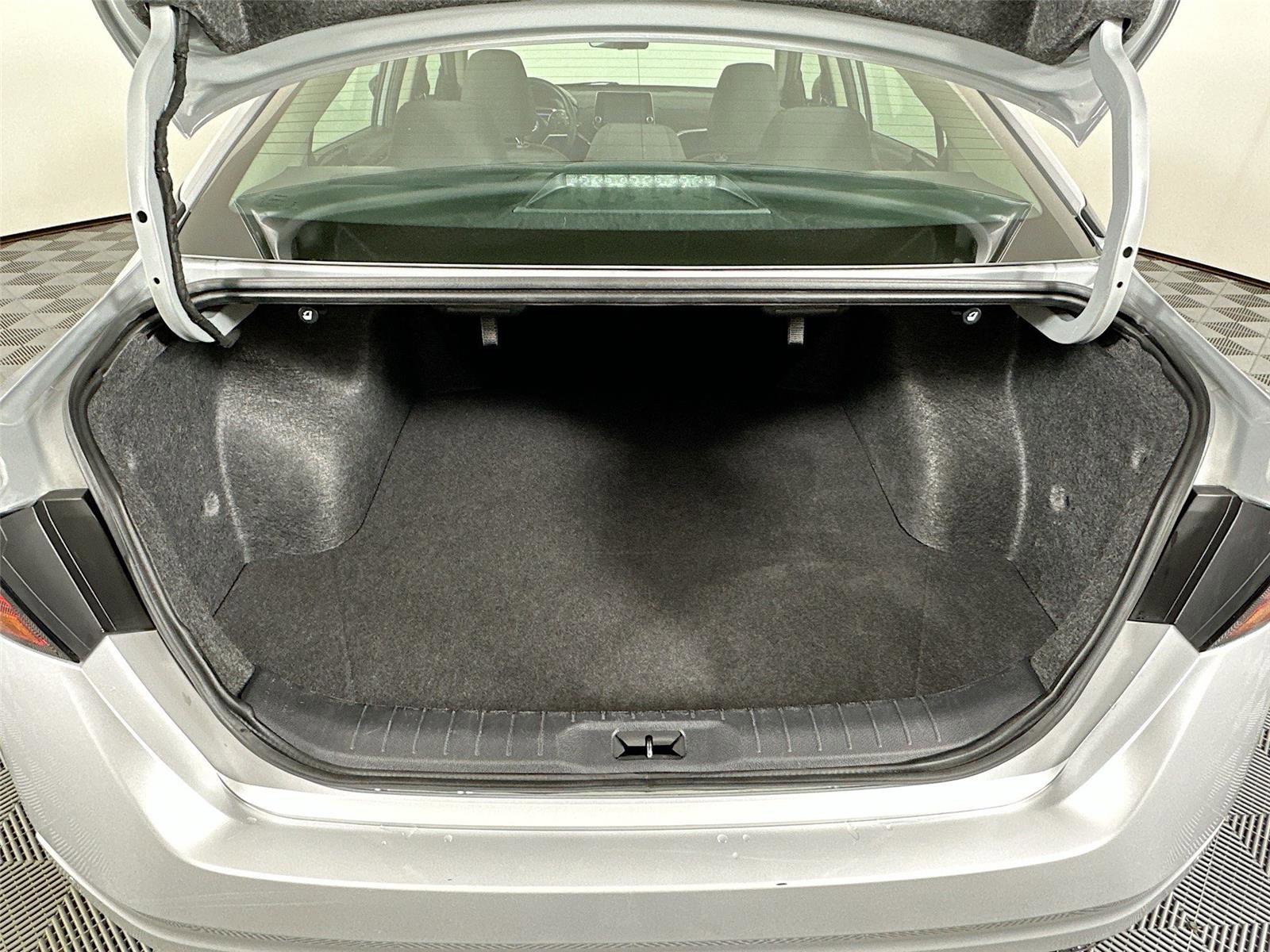 Used 2024 Nissan Altima 2.5 SV FWD image 24