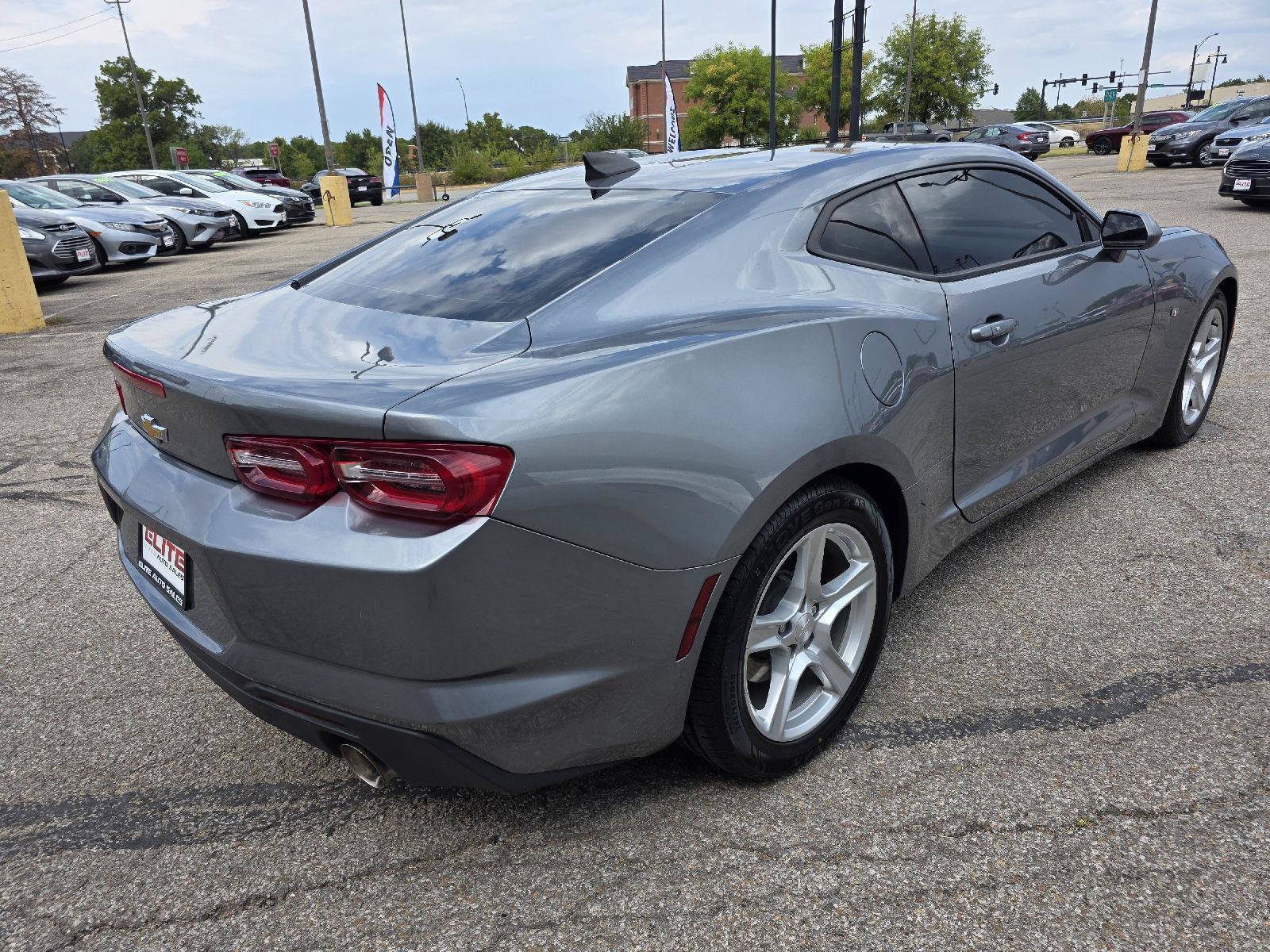 Used 2022 Chevrolet Camaro LT RWD image 5