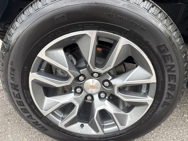 Used 2025 Chevrolet Silverado 1500 LT AWD/4WD image 9