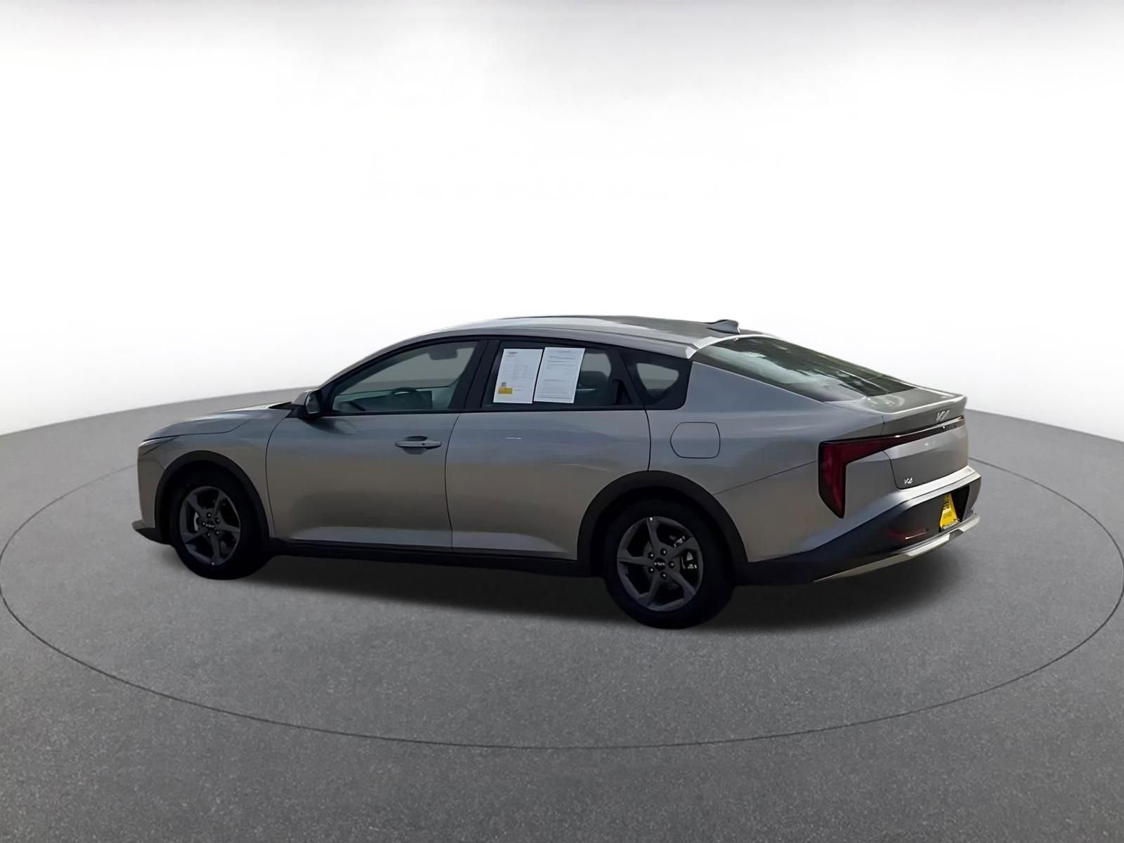 Used 2025 Kia K4 LXS image 10