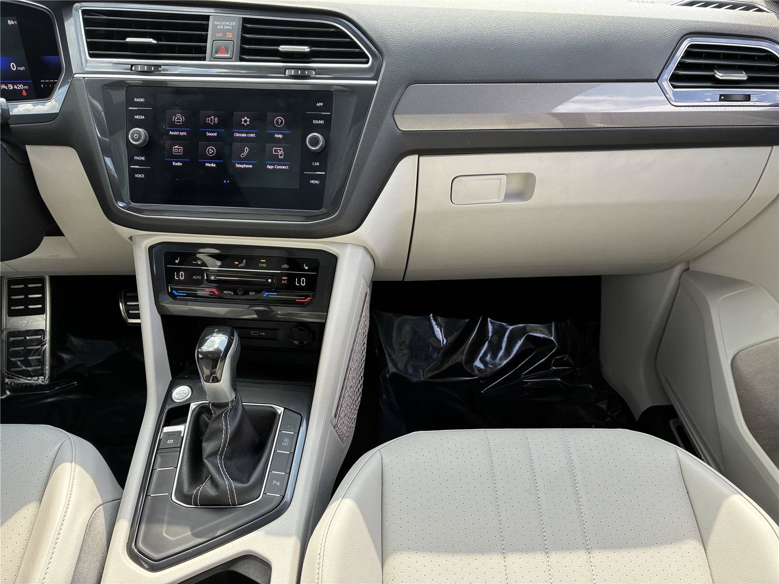 Used 2023 Volkswagen Tiguan SE R-Line FWD image 21