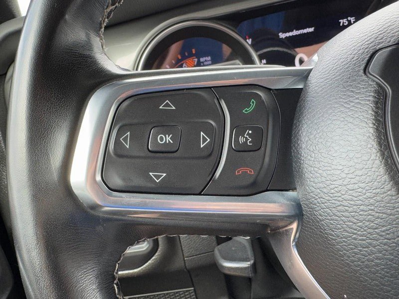 Used 2022 Jeep Wrangler Unlimited Sahara AWD/4WD image 15