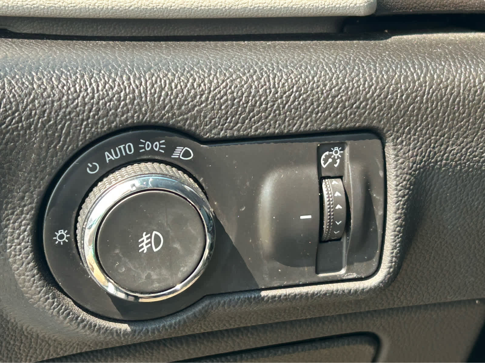 Used 2017 Buick Verano Sport Touring image 17