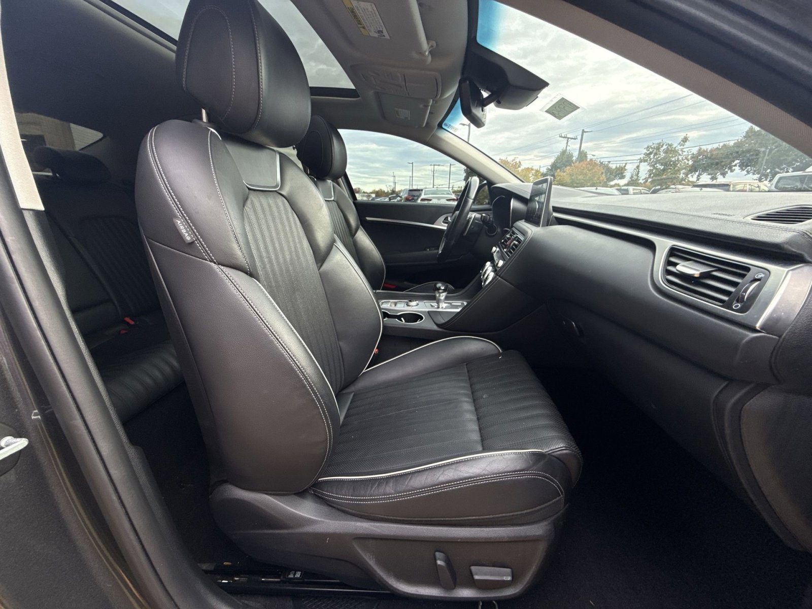 Used 2021 Genesis G70 2.0T w/ Elite Package image 25