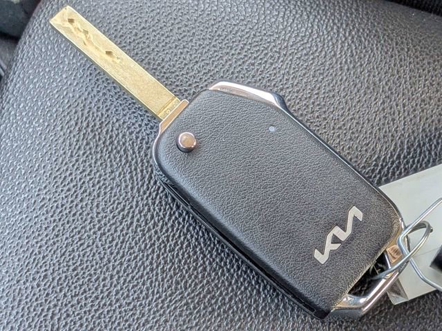 Used 2023 Kia Forte LXS image 27