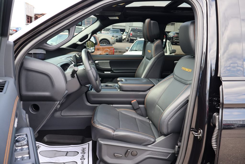 Used 2026 Ford Expedition Tremor AWD/4WD image 16