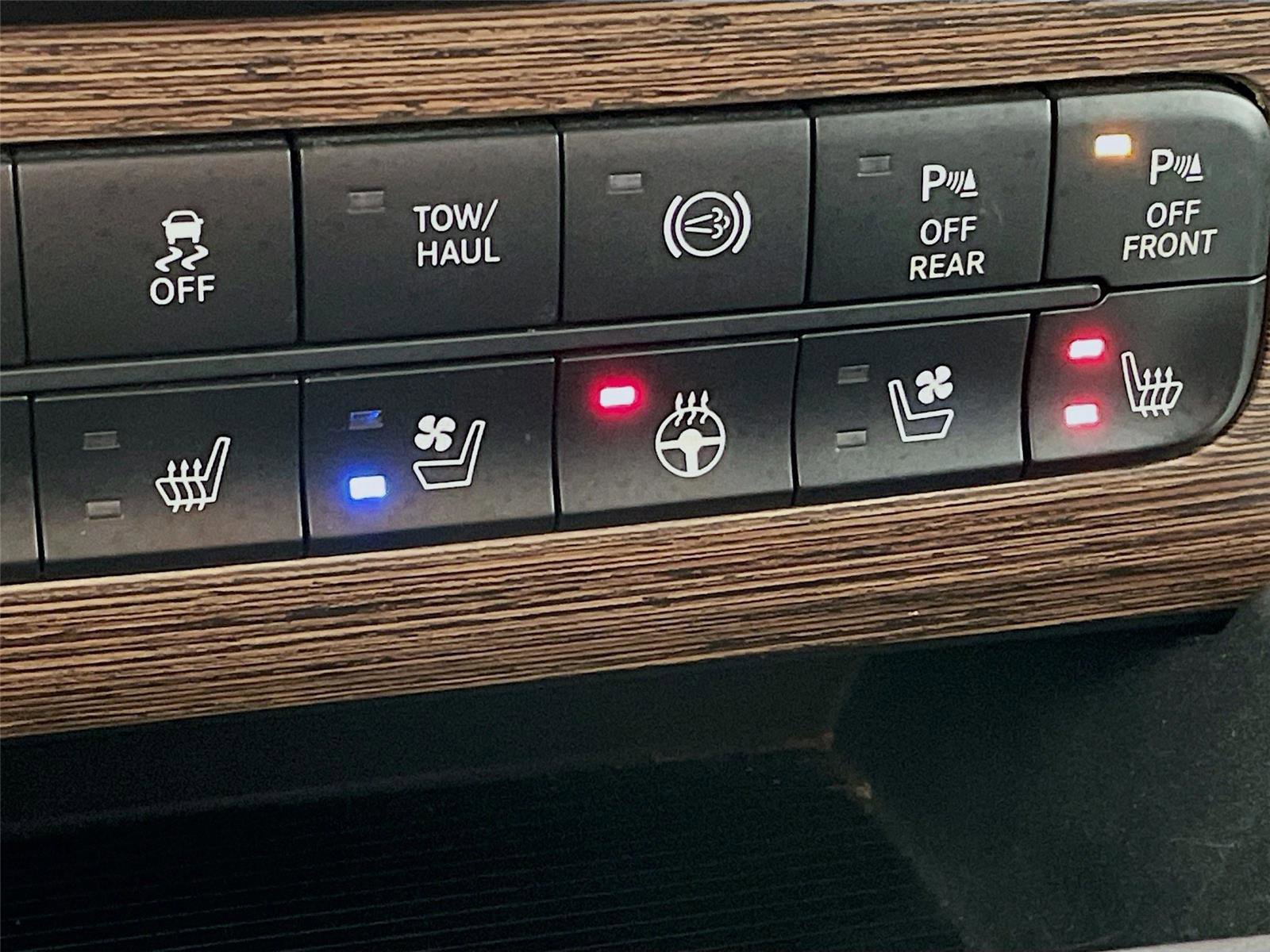 Used 2018 RAM 2500 Laramie w/ Convenience Group image 25