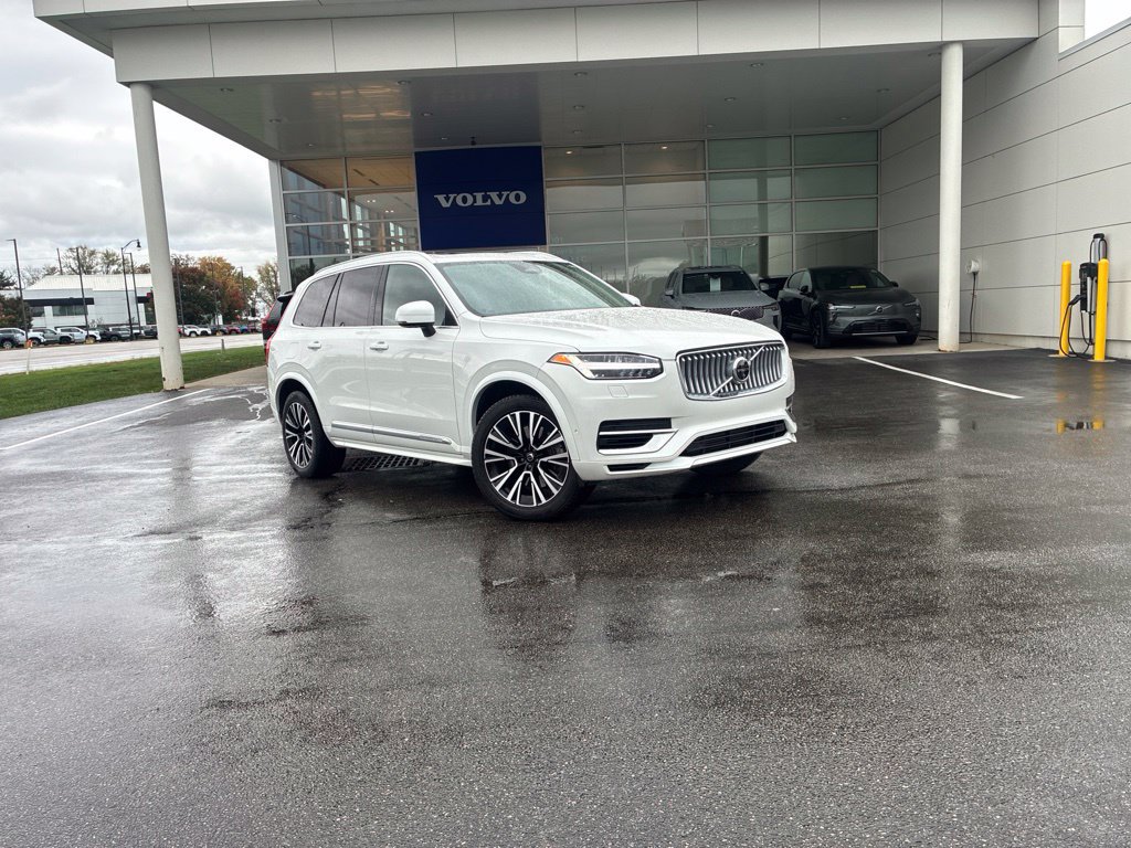 Used 2024 Volvo XC90 T8 Plus w/ Protection Package Premier AWD/4WD image 3