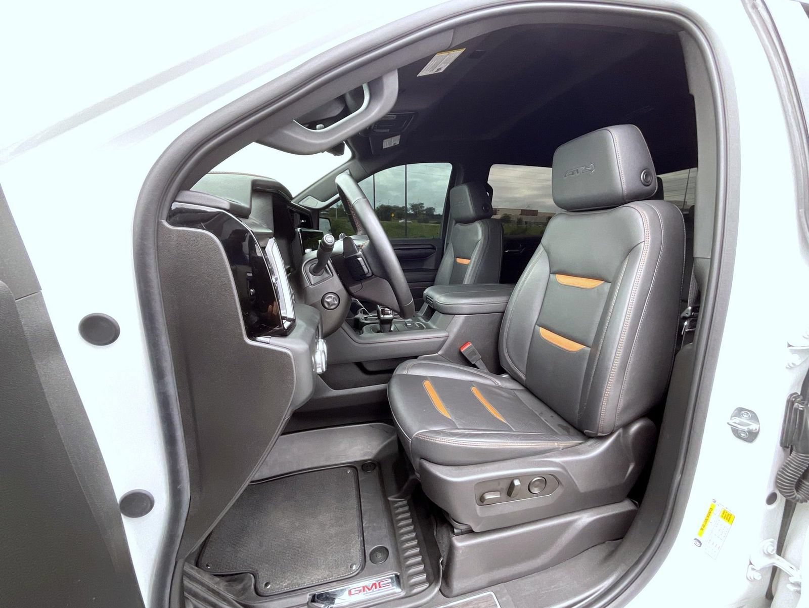 Certified 2024 GMC Sierra 1500 AT4 w/ Technology Package AWD/4WD image 12