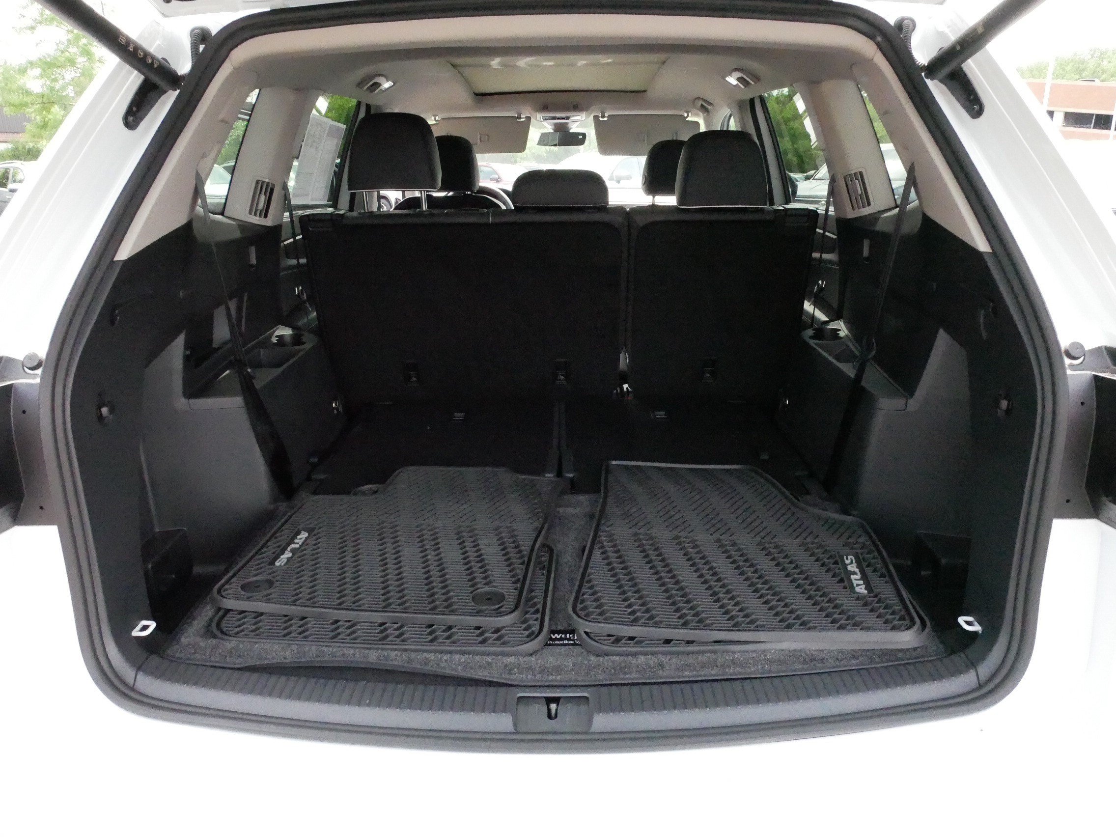 Certified 2026 Volkswagen Atlas SEL Premium R-Line AWD/4WD image 18