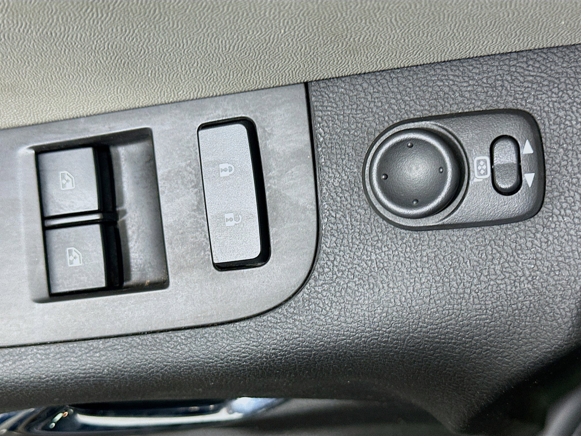 Used 2012 Chevrolet Camaro LS RWD image 15