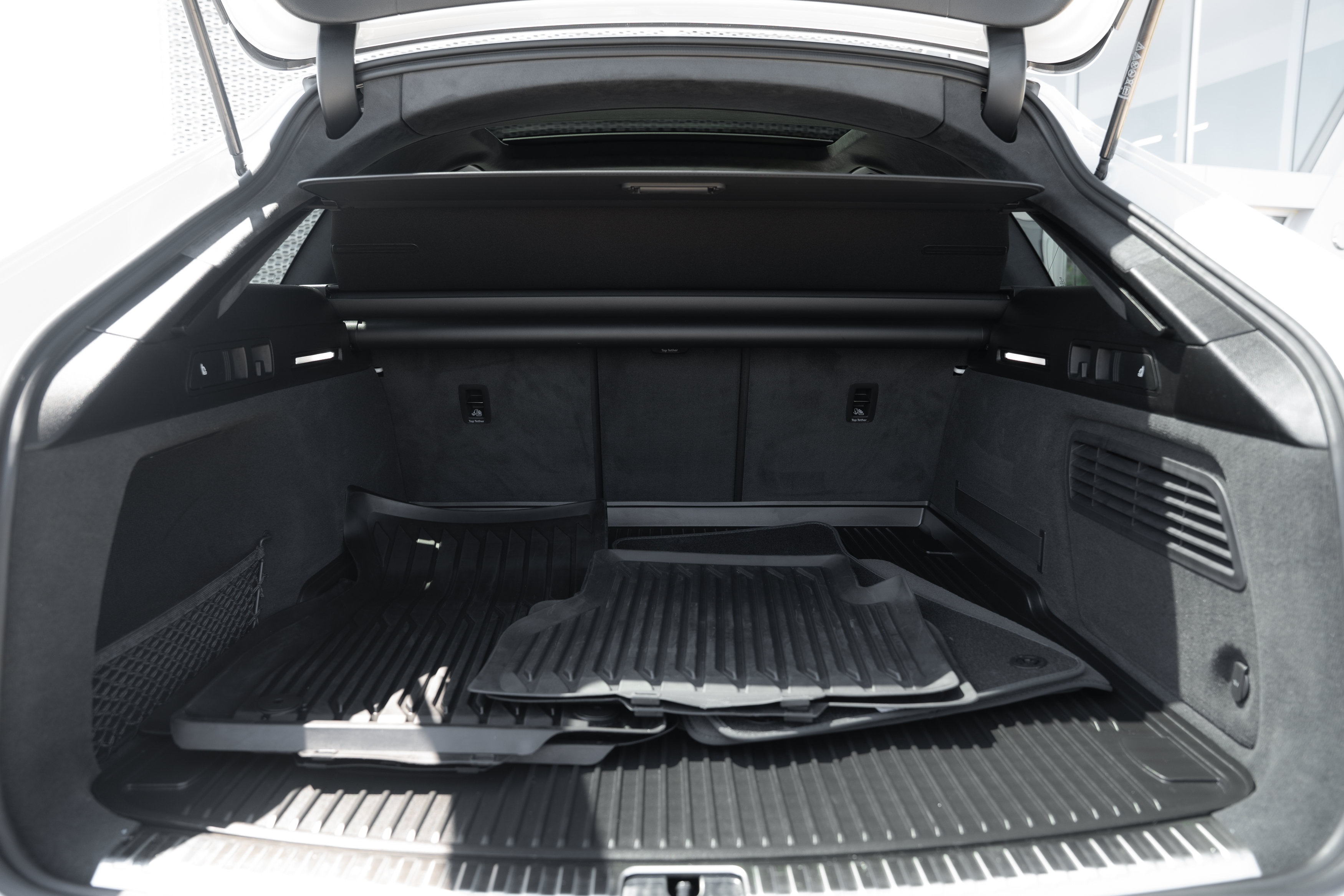 Certified 2025 Audi RS 6 performance AWD/4WD image 36