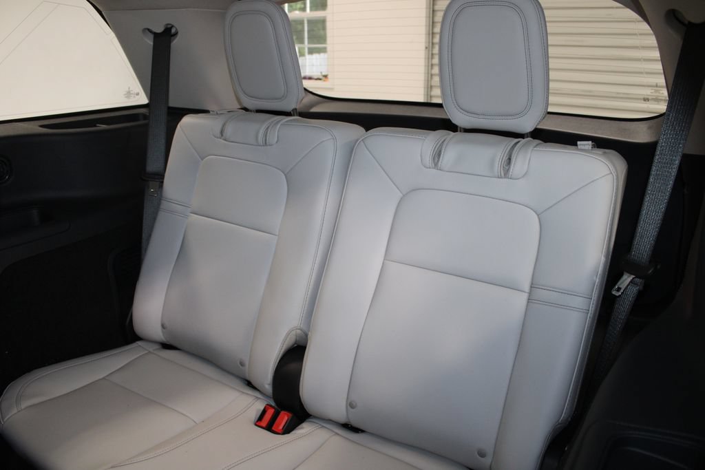 New 2026 Lincoln Aviator 2WD w/ Jet Appearance Package image 26