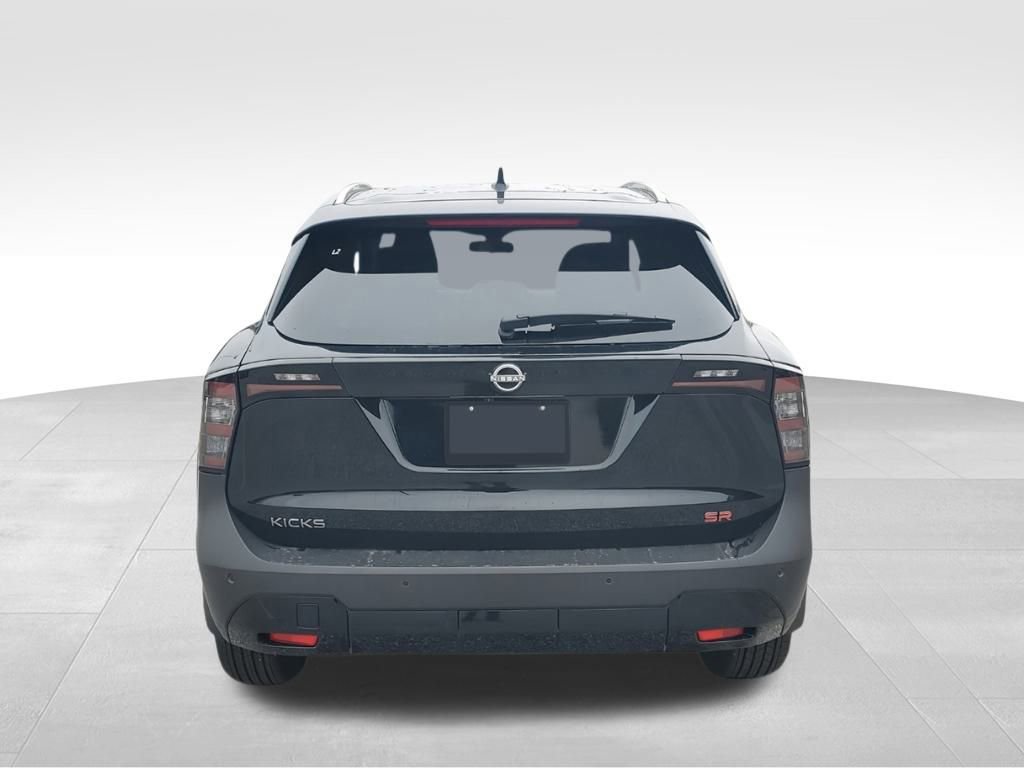 New 2026 Nissan Kicks SR image 3