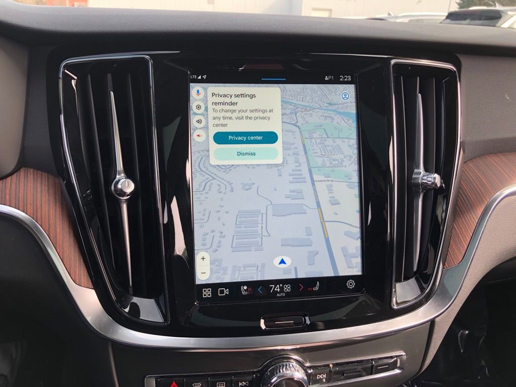 Used 2025 Volvo V60 B5 Cross Country Plus image 24