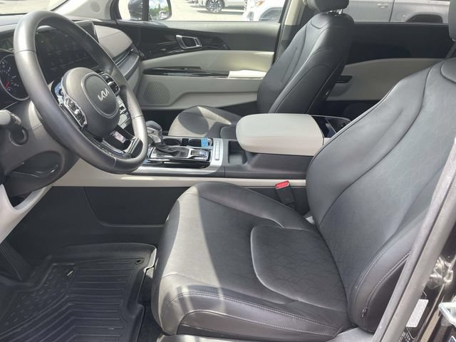Used 2024 Kia Carnival EX FWD image 19