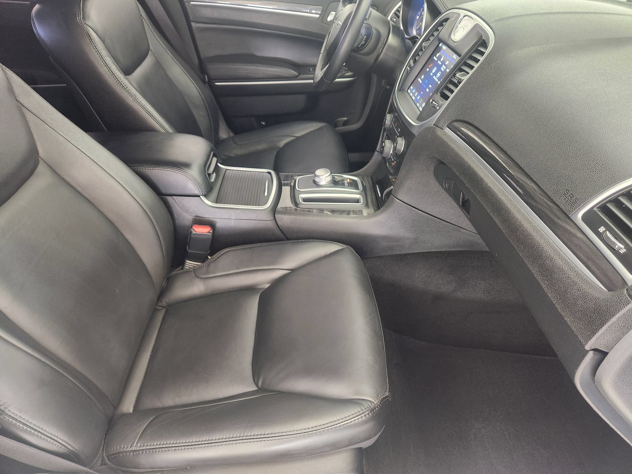 Used 2022 Chrysler 300 Touring L RWD image 13