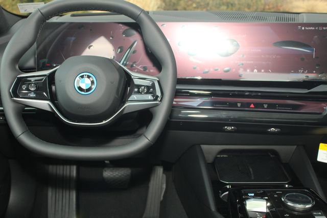 New 2026 BMW i5 eDrive40 image 17