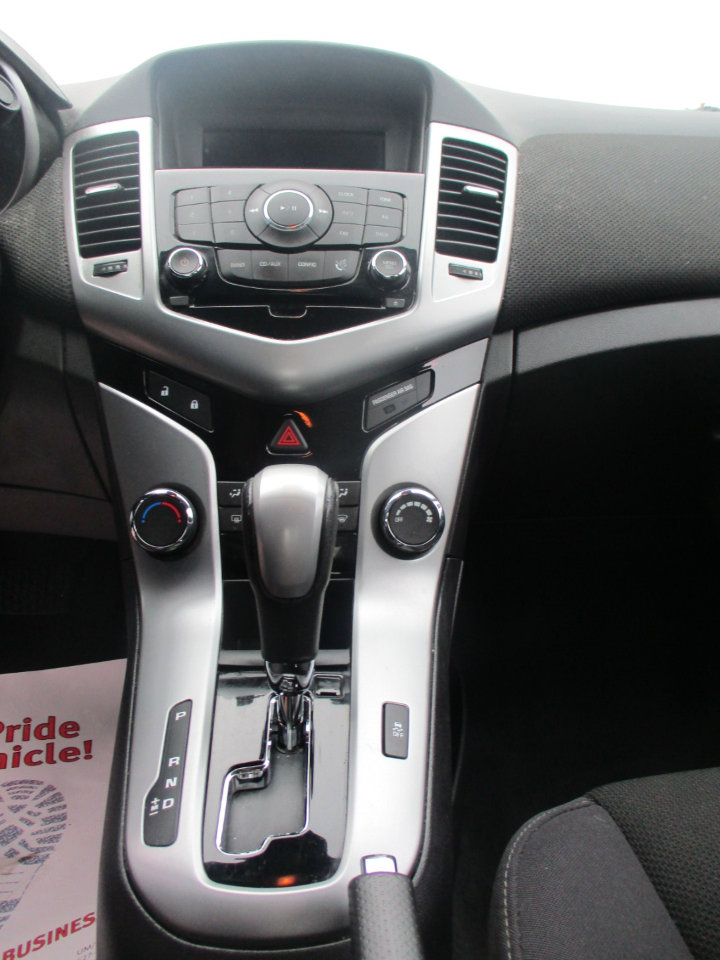 Used 2014 Chevrolet Cruze LT image 11