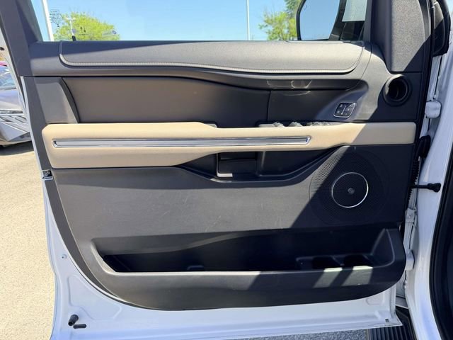 Used 2024 Ford Expedition Limited image 14