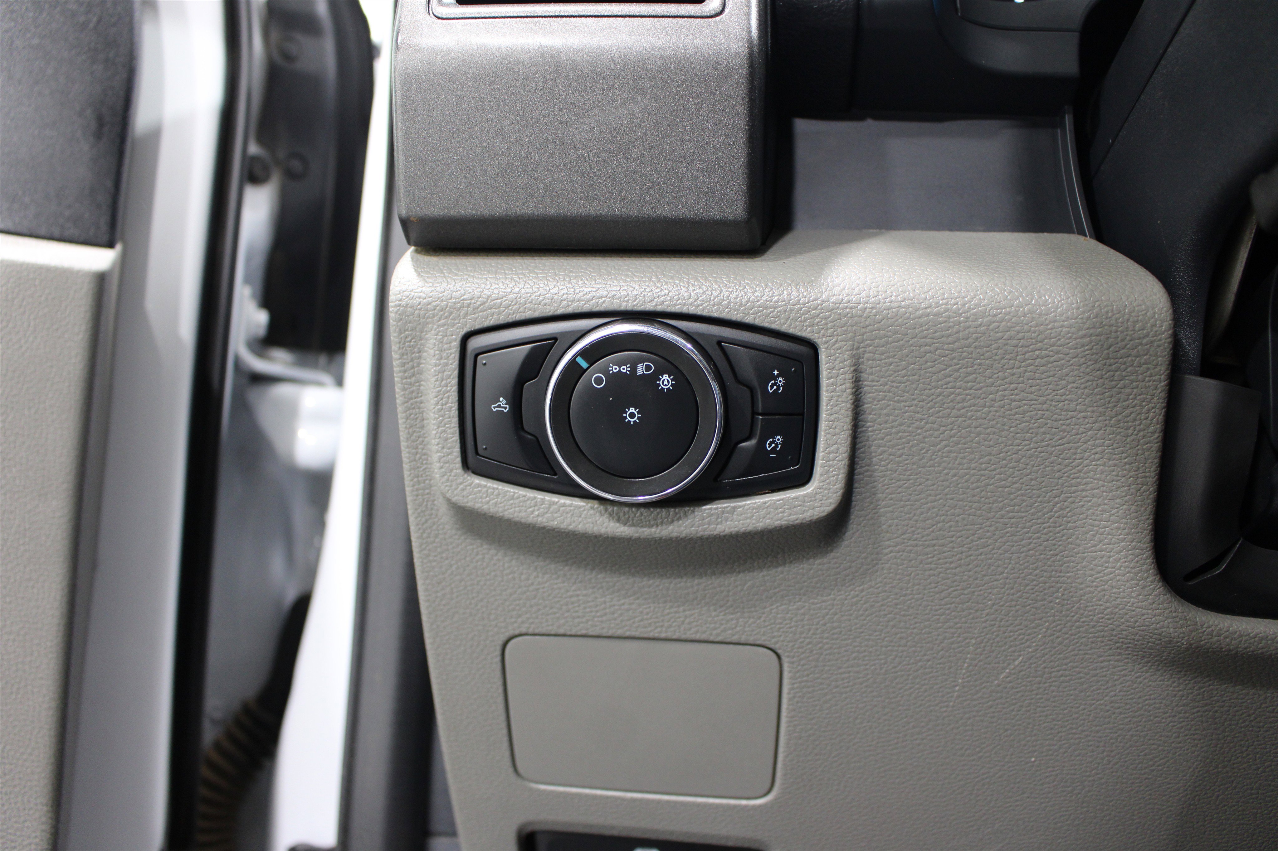 Used 2022 Ford F450 XL w/ STX Appearance Package image 9