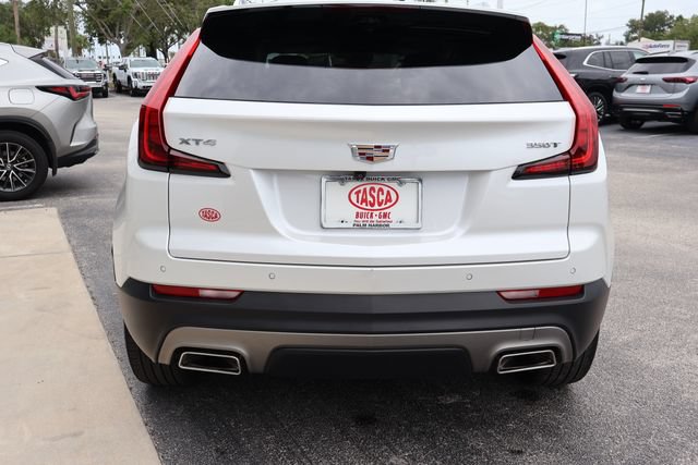 Used 2022 Cadillac XT4 Premium Luxury w/ Enhanced Visibility Package FWD image 7