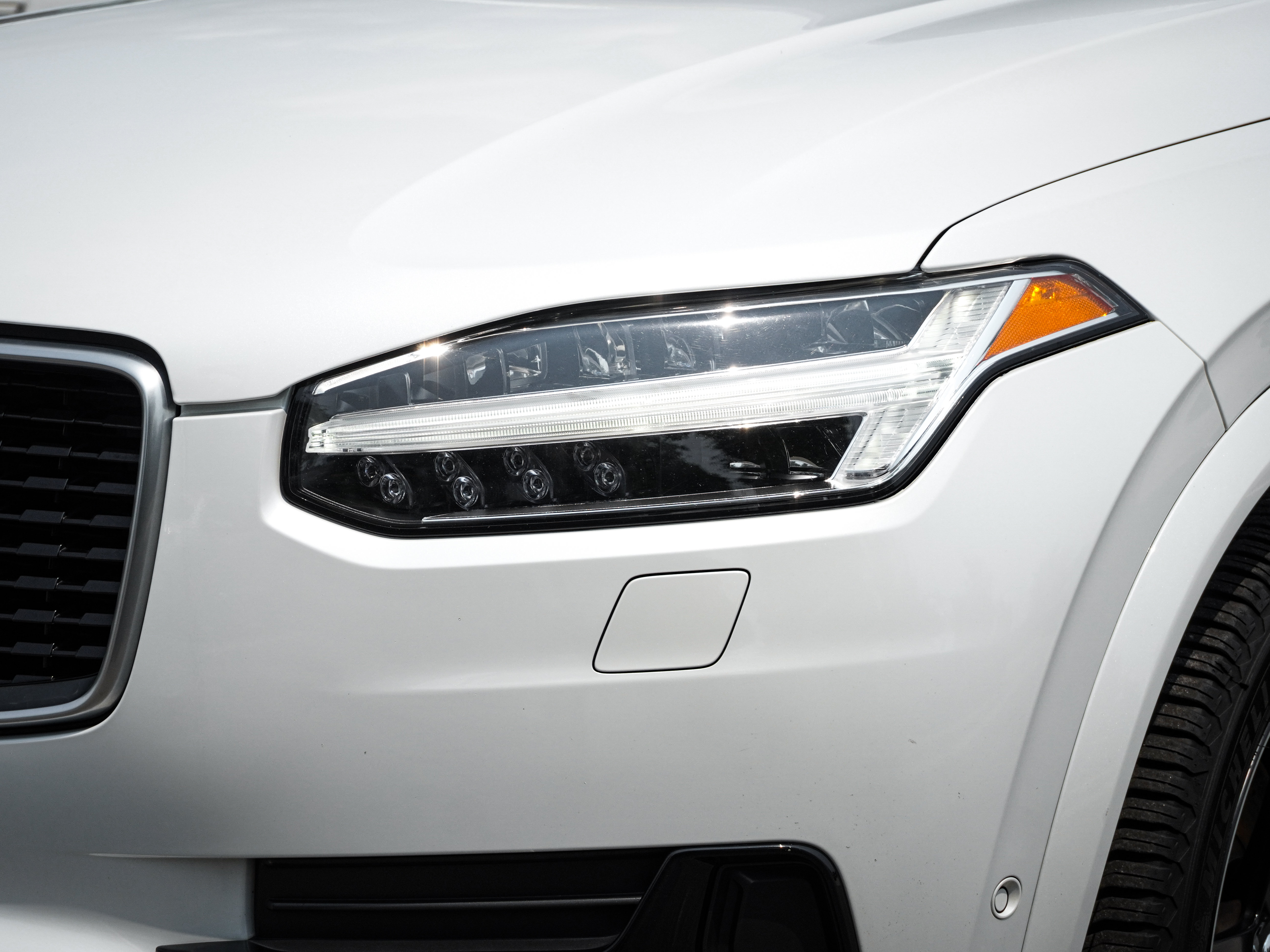 Used 2019 Volvo XC90 T6 R-Design w/ Advanced Package AWD/4WD image 6