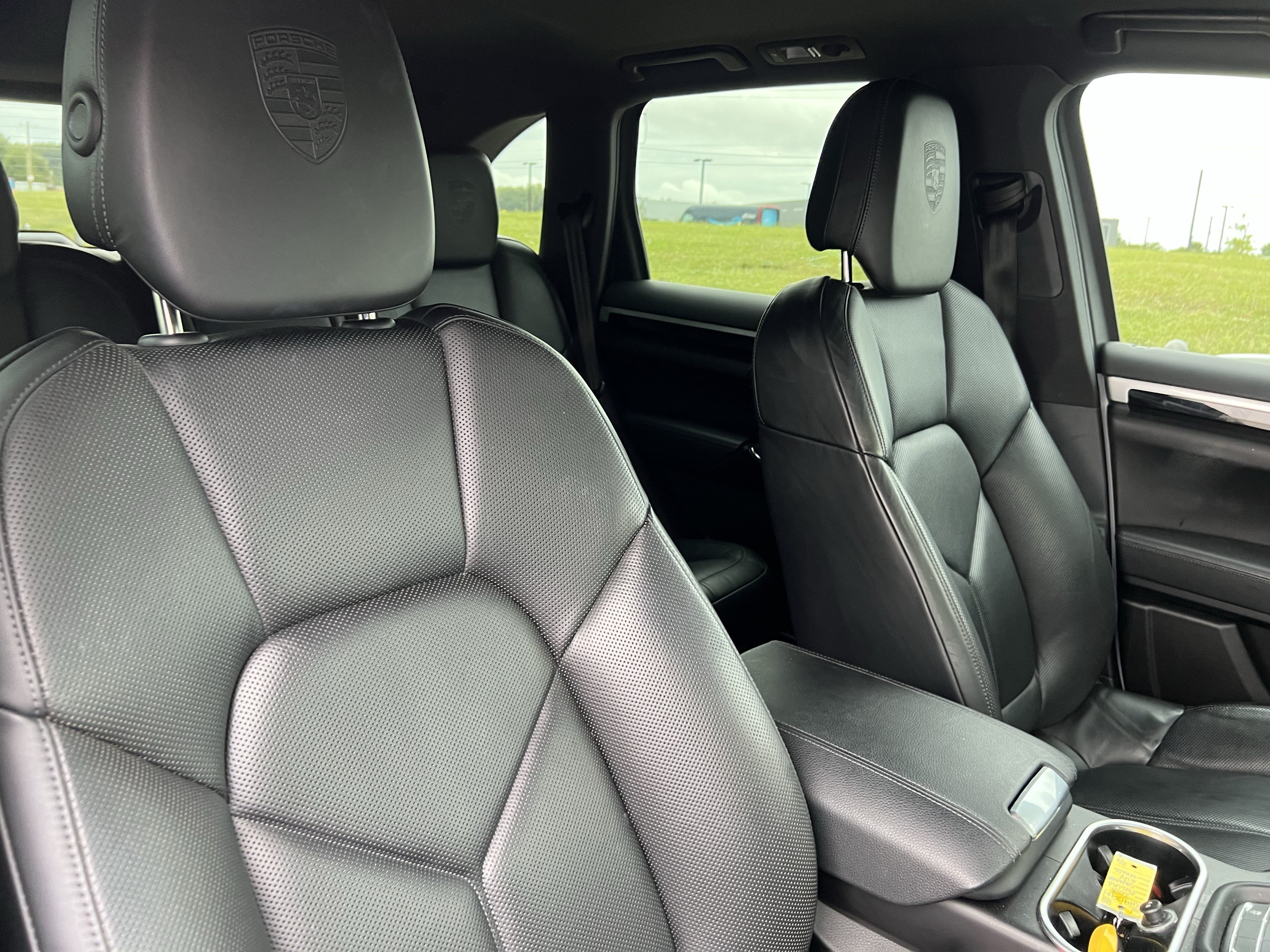Used 2018 Porsche Cayenne Platinum Edition AWD/4WD image 35
