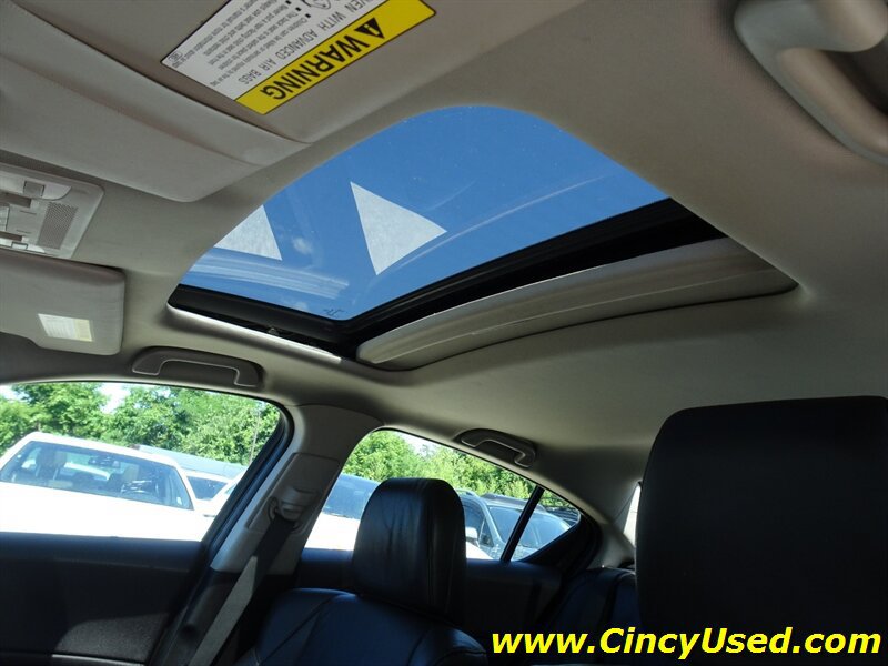 Used 2014 Acura ILX w/ Technology Package FWD image 25