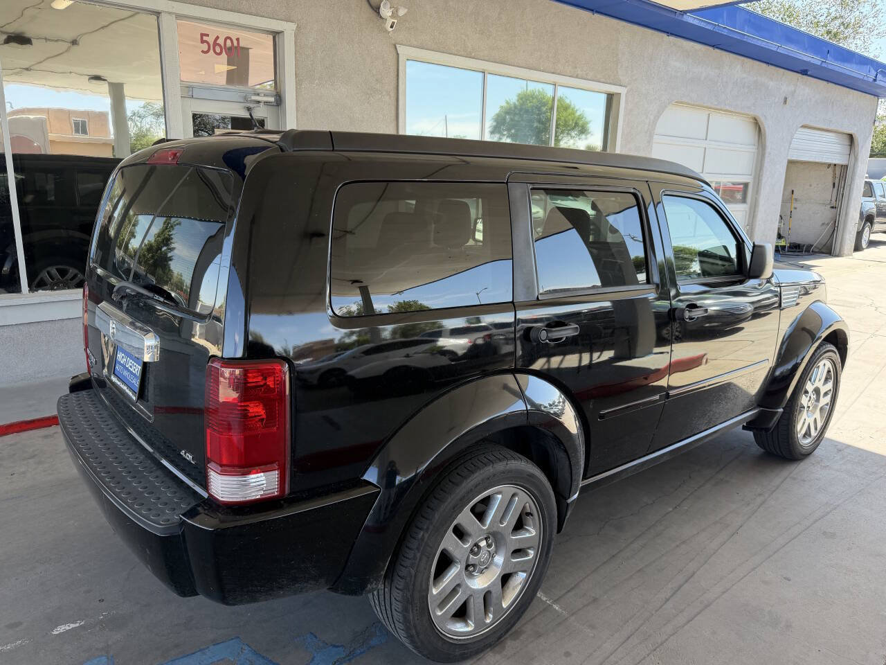 Used 2007 Dodge Nitro R/T RWD image 9