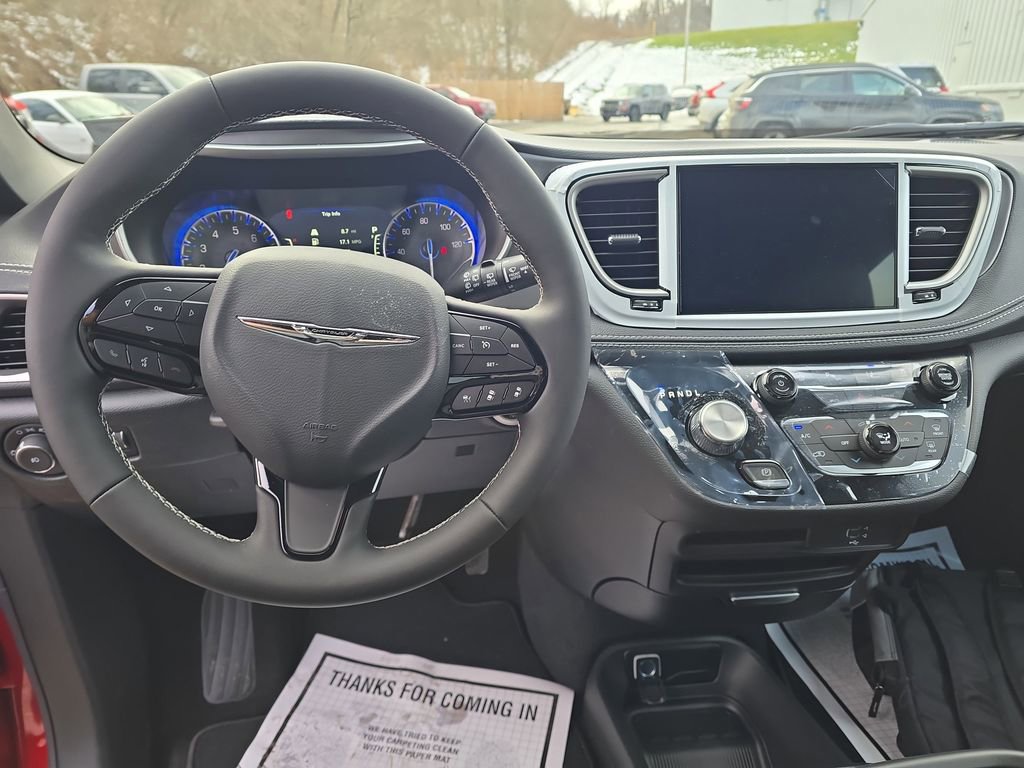 New 2026 Chrysler Pacifica Select w/ S Appearance Package image 15