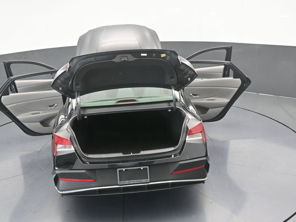 Used 2024 Hyundai Elantra SEL image 68