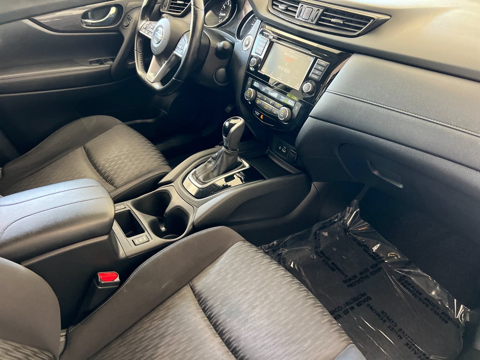 Used 2020 Nissan Rogue SV FWD image 15