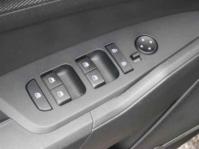 Used 2023 Kia Sportage LX AWD/4WD image 16