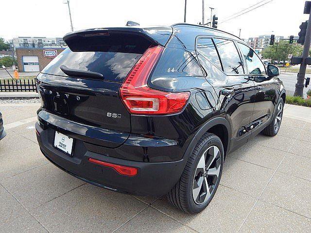 Used 2026 Volvo XC40 B5 Plus w/ Protection Package Premier AWD/4WD image 6