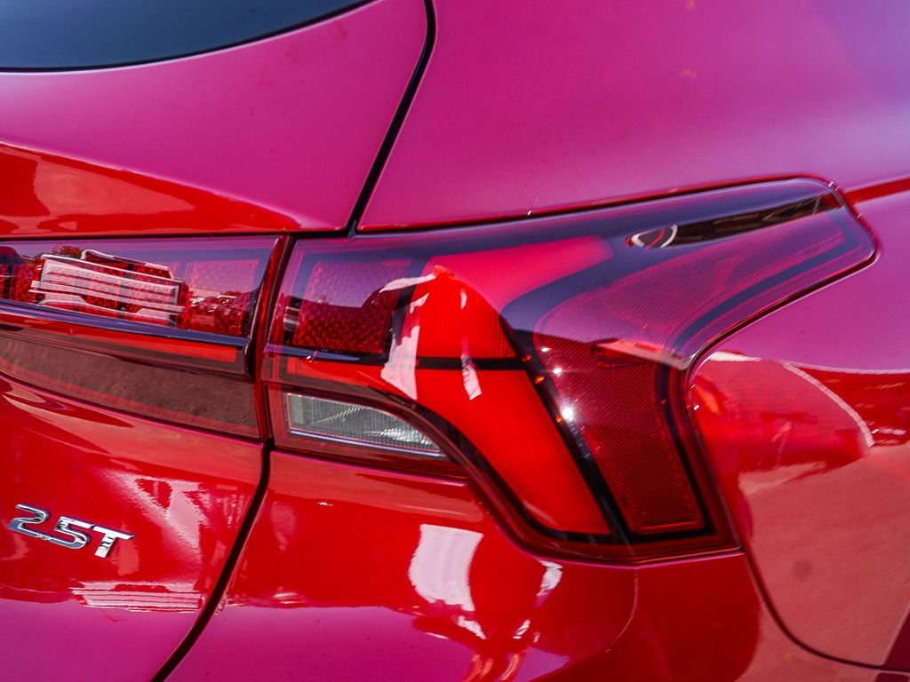 Used 2023 Hyundai Santa Fe Limited w/ Cargo Package image 7