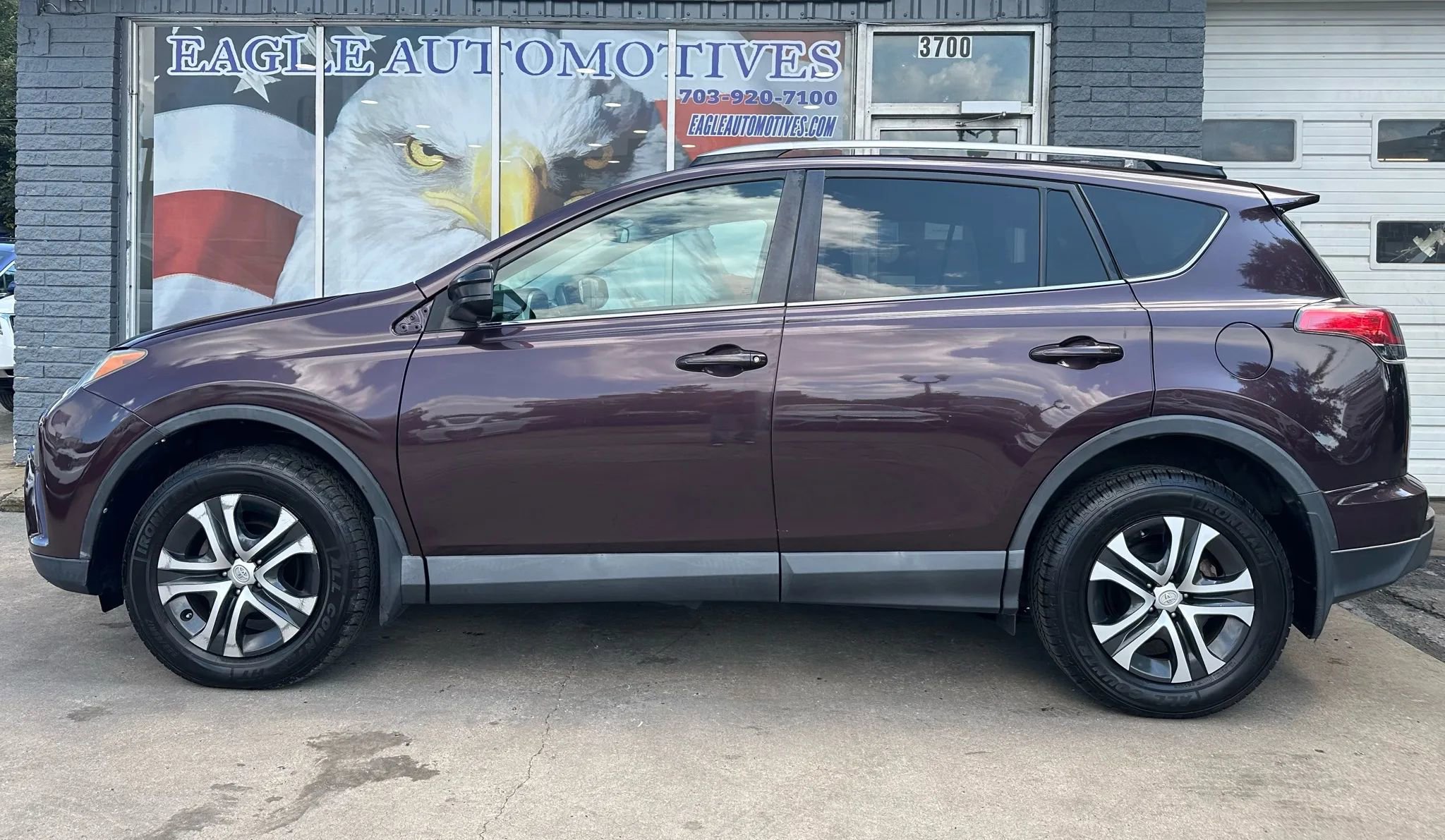 Used 2017 Toyota RAV4 LE w/ All Weather Liner Package image 6