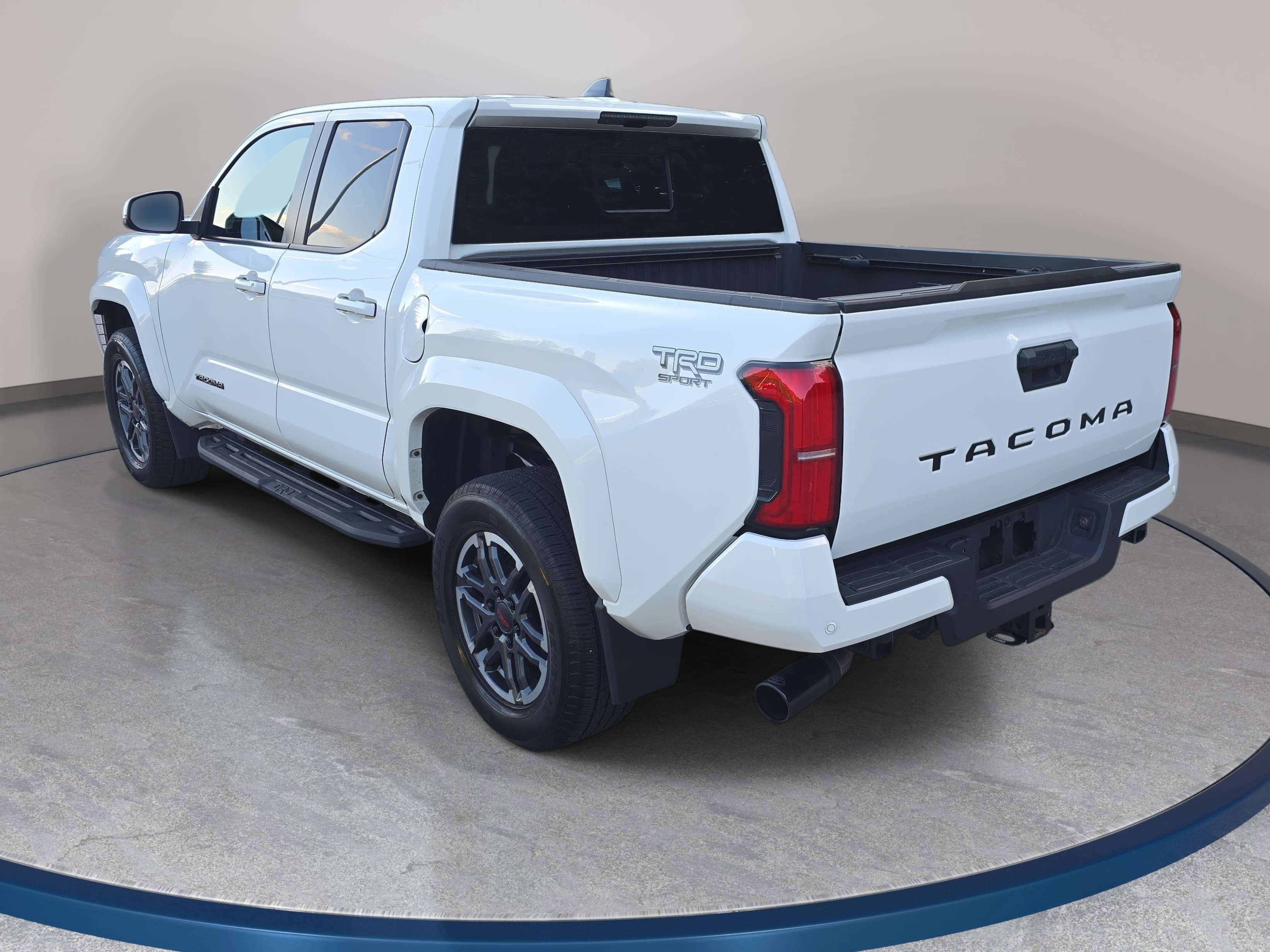 Used 2024 Toyota Tacoma TRD Sport w/ TRD Sport Upgrade Package RWD image 7