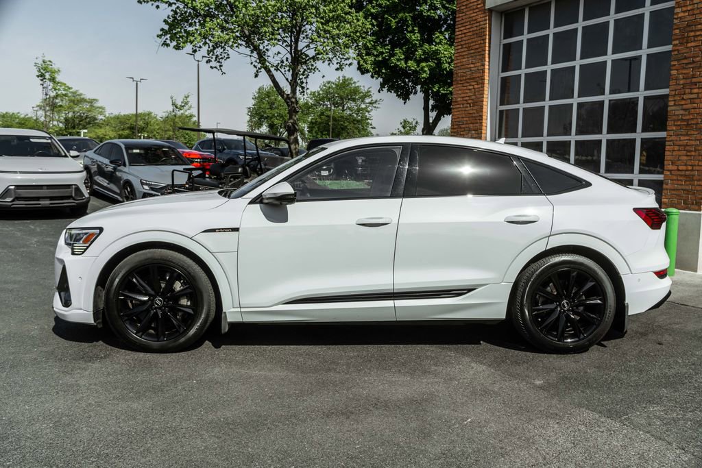 Used 2021 Audi e-tron Premium Plus w/ Premium Plus Package AWD/4WD image 44