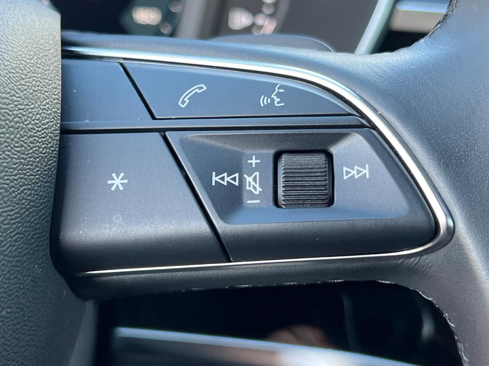 Certified 2025 Audi Q3 2.0T Premium w/ Black Optic Sport Package image 26