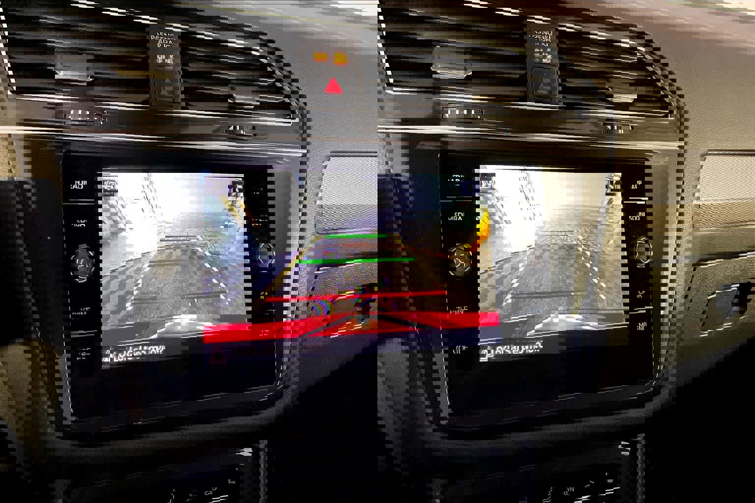 Used 2022 Volkswagen Tiguan SE w/ Panoramic Sunroof Package AWD/4WD image 29