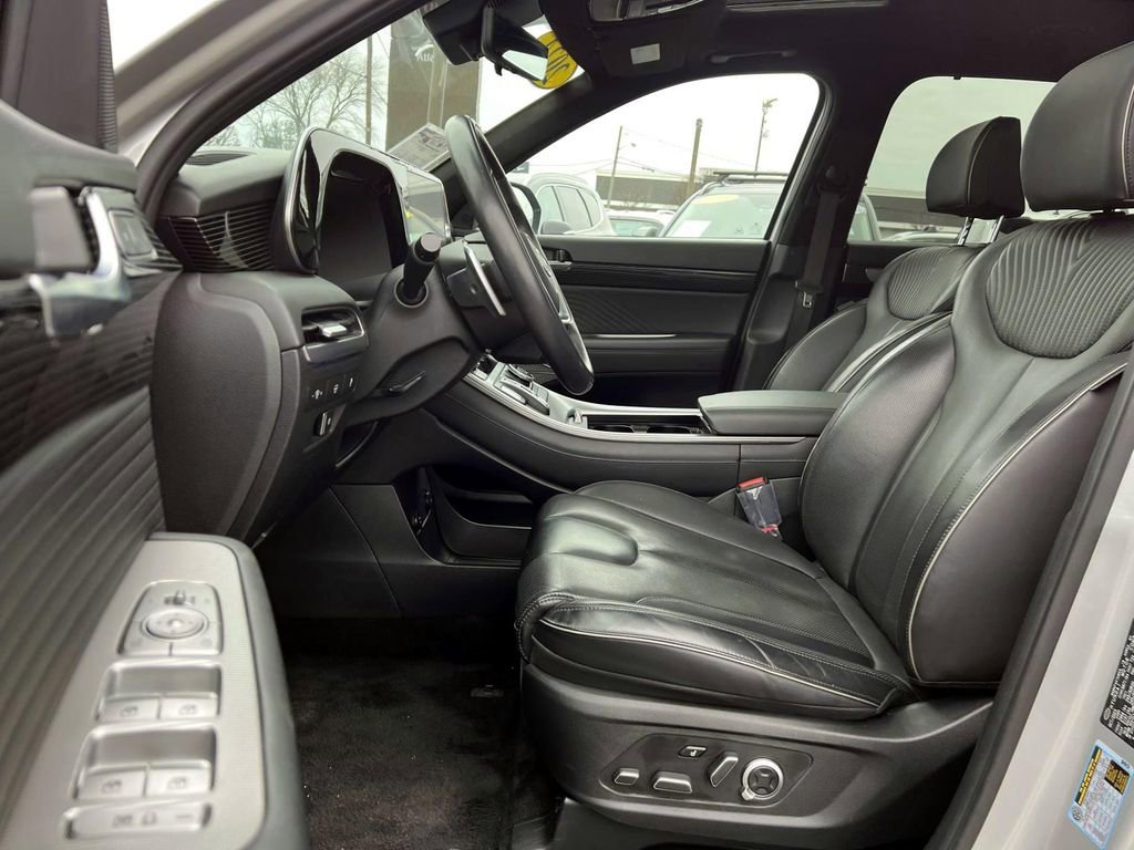 Used 2024 Hyundai Palisade Calligraphy image 8